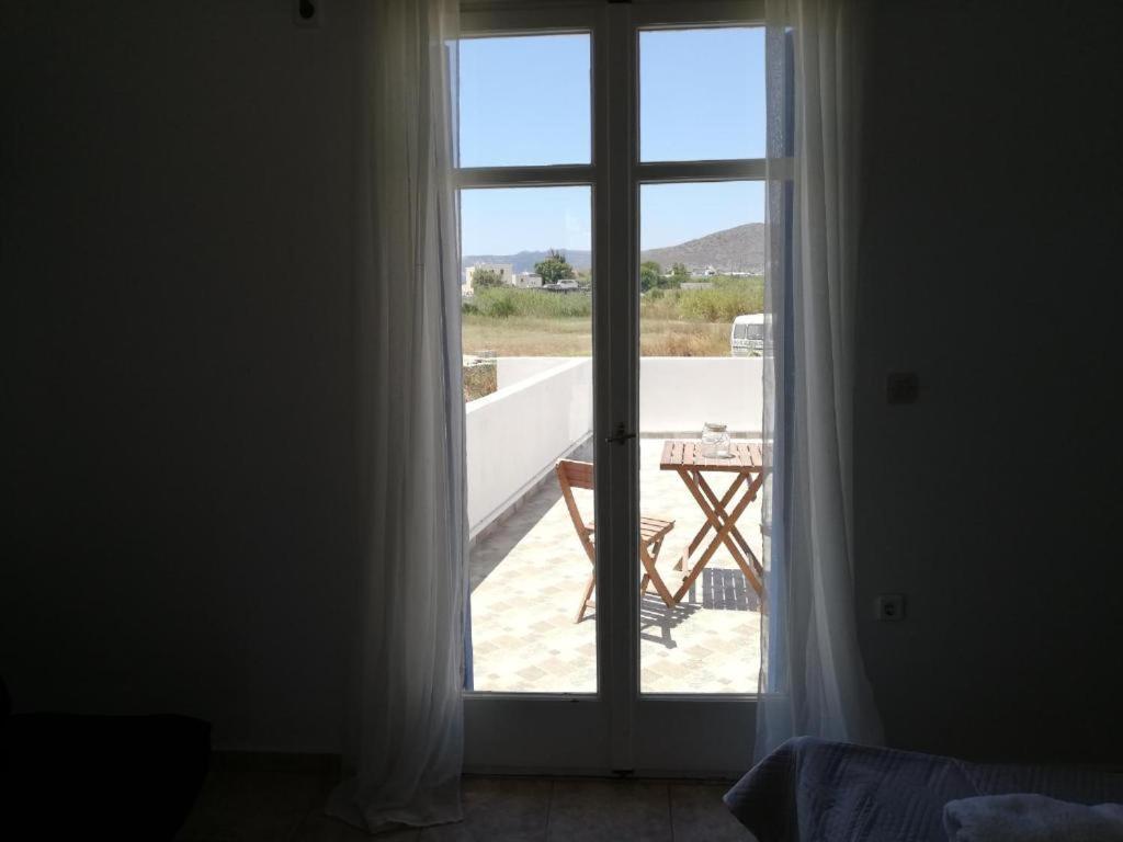 Papikinou Adamantas (Milos)