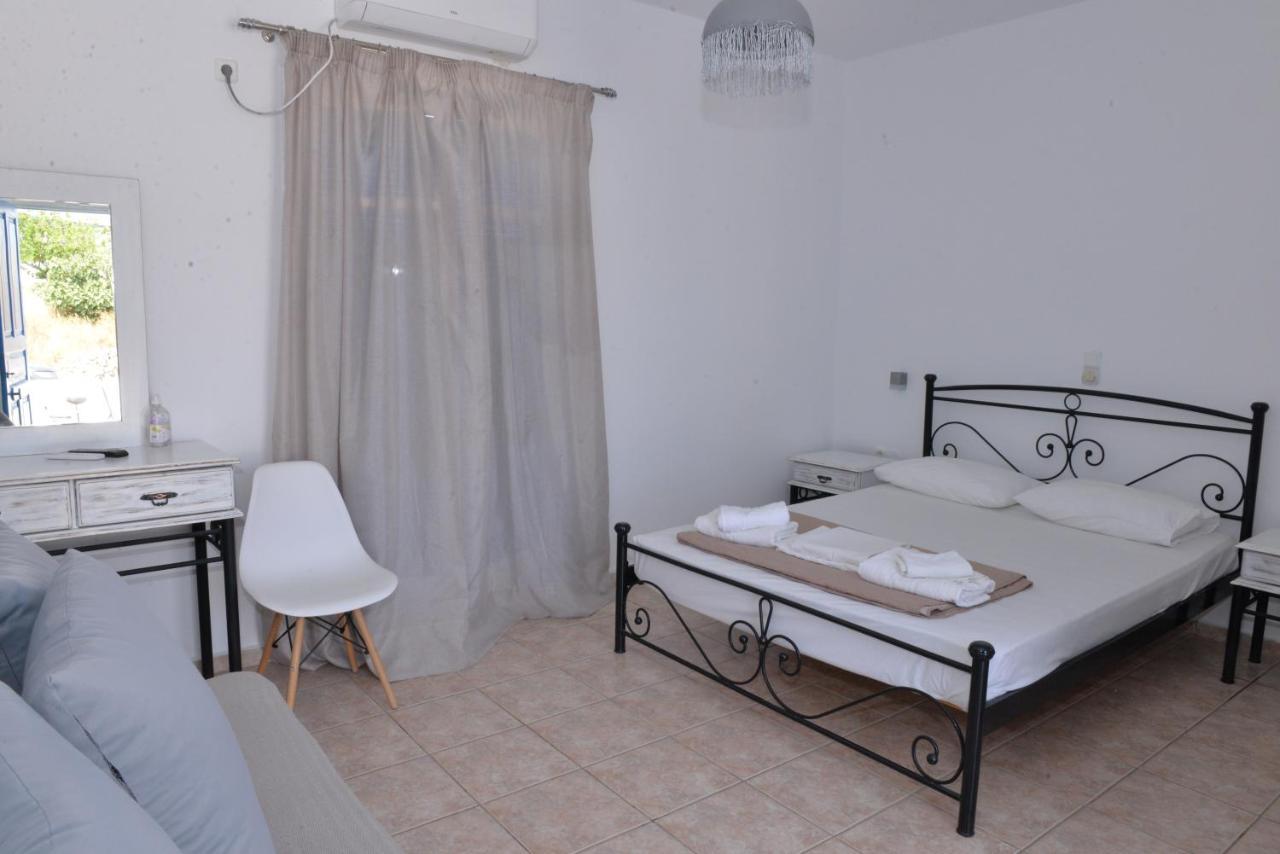 Papikinou * Adamantas (Milos)